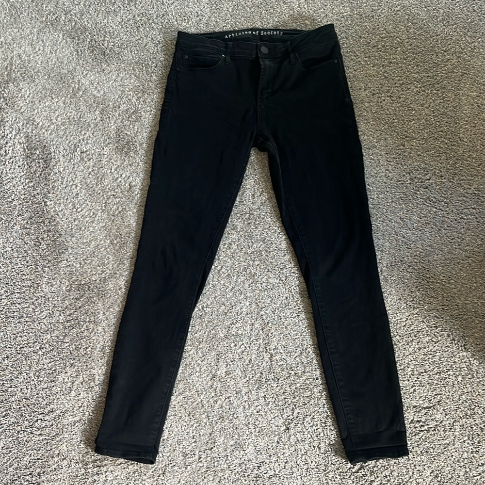Articles of society black jeans. EUC they just don’t fit me anymore.